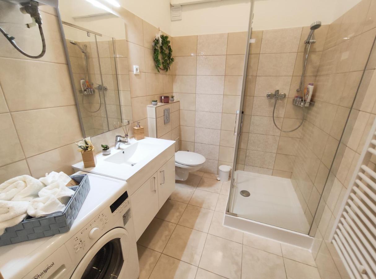Broadway City Center, Fully Equipped, 4 Person Budapest Exterior photo